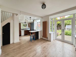 Kitchen/Diner- click for photo gallery